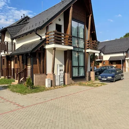 Apartman 12 Jelena Anzujska *