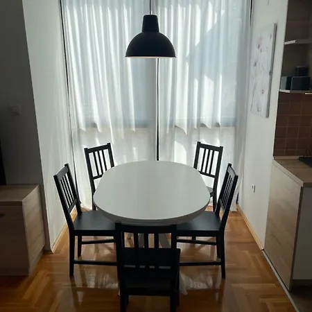 12 Jelena Anzujska Apartman *