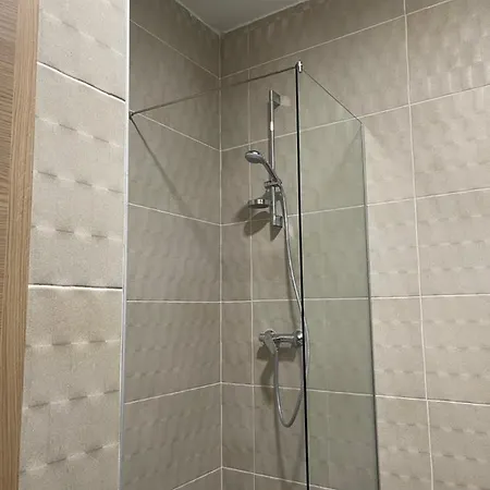 Apartman 12 Jelena Anzujska