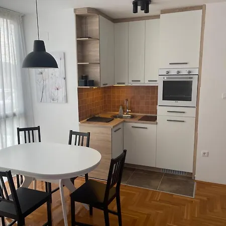 12 Jelena Anzujska Apartman *