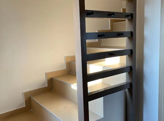 12 Jelena Anzujska Διαμέρισμα